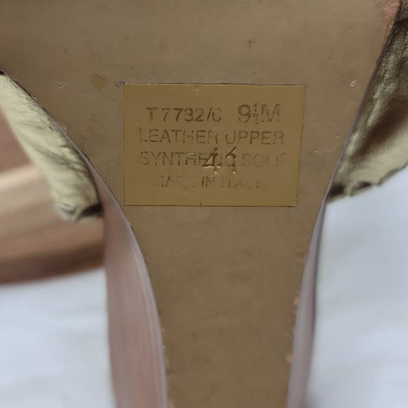 Mila Paolui Gold Leather Upper Floral Accent Wedge Heel Sandal 9.5M - Picture 7 of 7